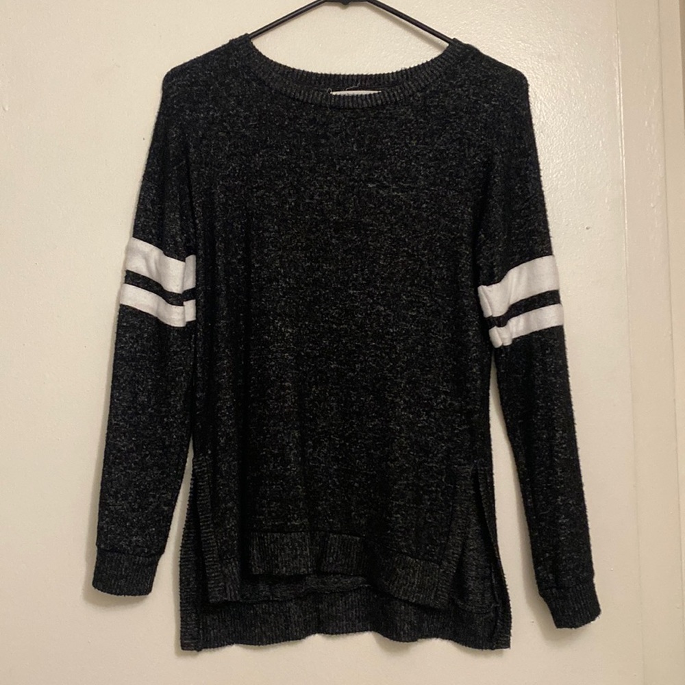 Like-new sweater with white stripes on the sleeves & slit detail on both sides